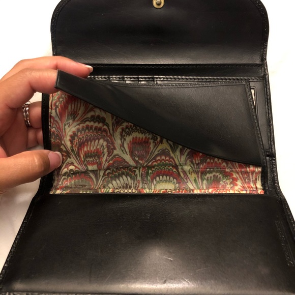 Dooney & Bourke Wallet - Picture 4 of 8